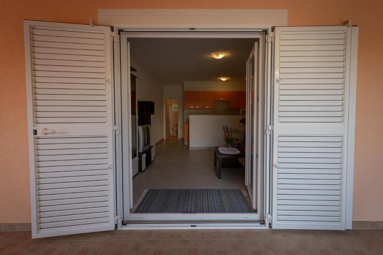 Apartman Kristo Vir Exterior foto