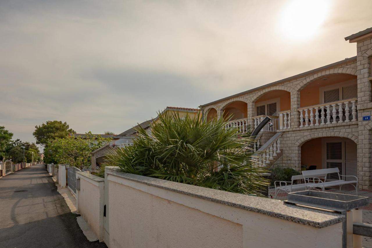 Apartman Kristo Vir Exterior foto